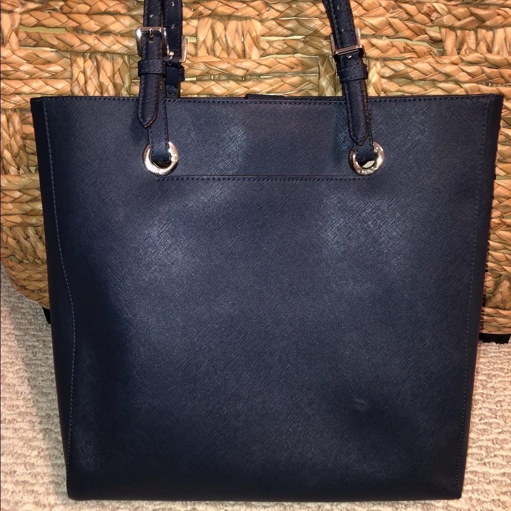 Michael kors Navy blue bag. Barely used.